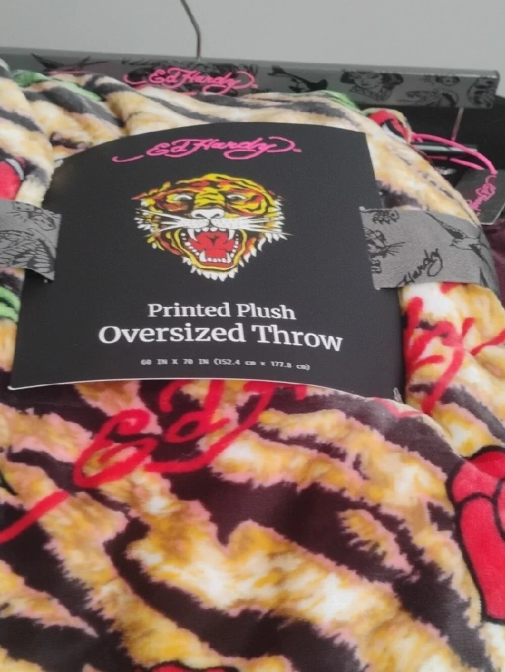 Ed Hardy  Iconic  Tiger-Print &Red RosePlush Throw🌹